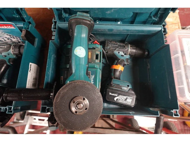Accu haakse slijper + boormachine makita - afbeelding 1 van  8
