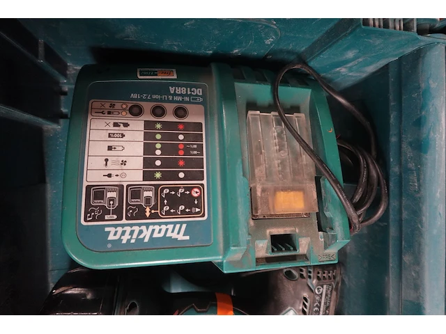 Accu haakse slijper + boormachine makita - afbeelding 6 van  8