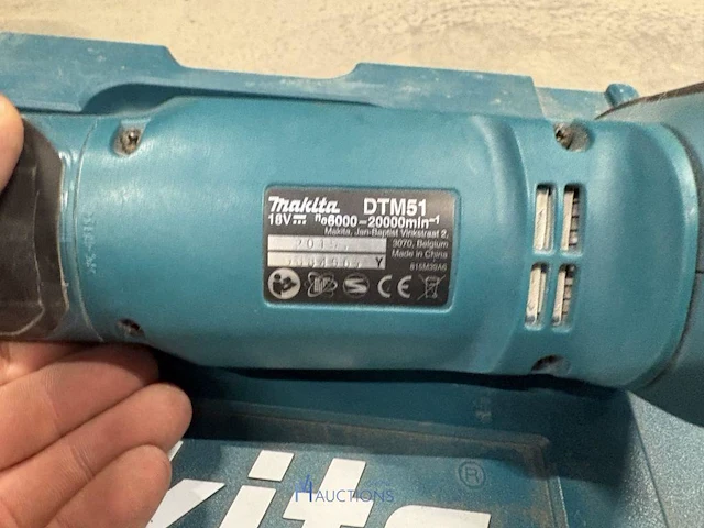 Accu haakse slijpmachine makita dtm 51 in pvc opbergkoffer - afbeelding 4 van  6