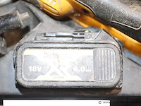 Accu haakse slijptol dewalt, vv oplader en extra batterij - afbeelding 3 van  3