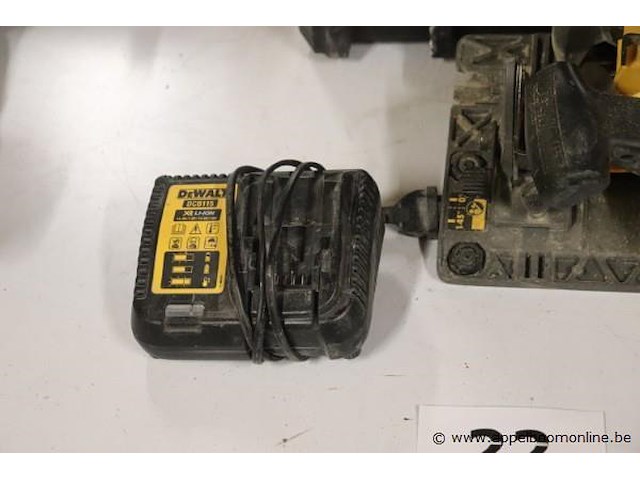 Accu handcirkelzaag dewalt dsc579, vv oplader - afbeelding 2 van  4