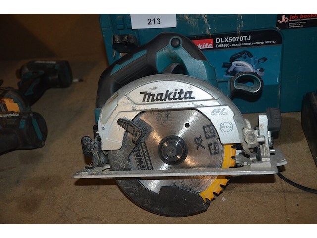 Accu handcirkelzaag makita dlx660 met lader en accu in koffer , accu reciprozaag makita zonder lader zonder accu djr186 (3,16) - afbeelding 2 van  9