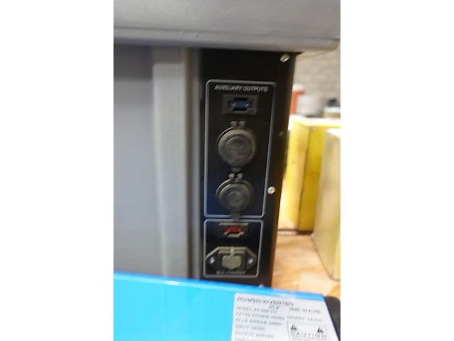 Accu inbouw set camper of camionette - afbeelding 3 van  16