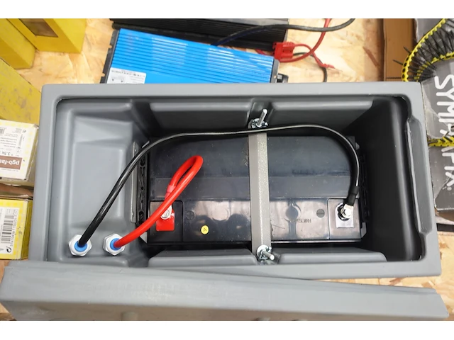 Accu inbouw set camper of camionette - afbeelding 7 van  16