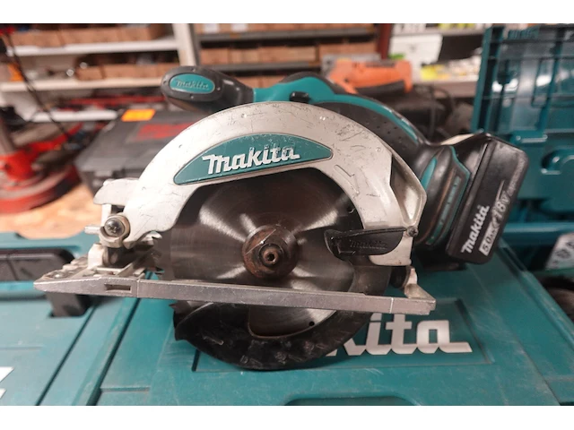 Accu invalzaag makita - afbeelding 2 van  4