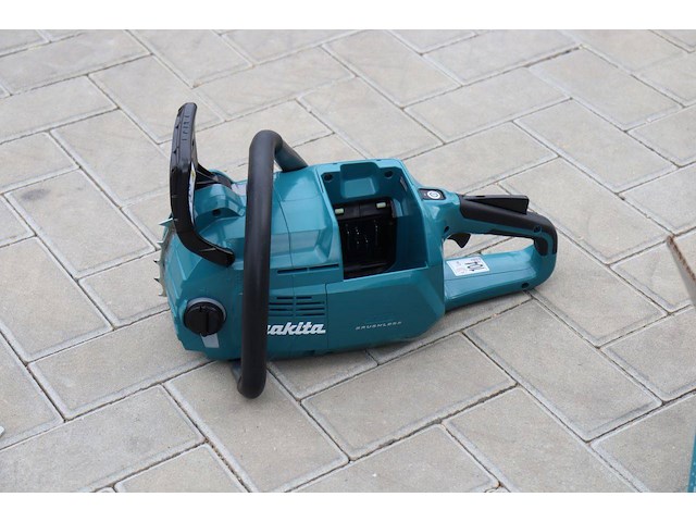 Accu-kettingzaag makita uc011gz 40v in doos nieuw - afbeelding 1 van  1