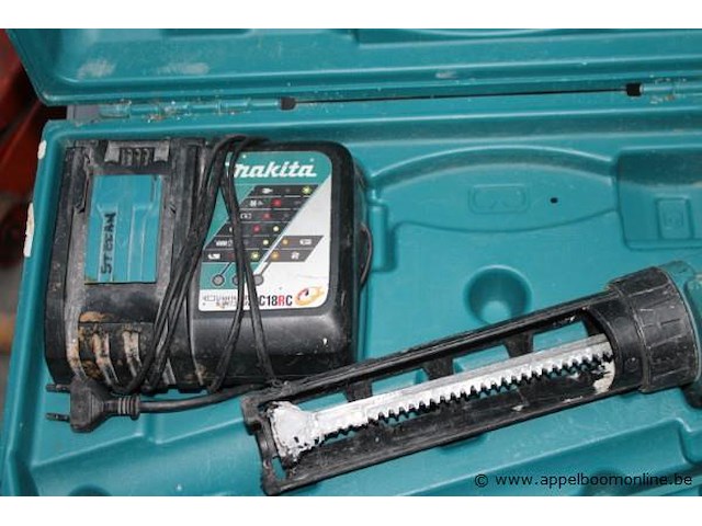 Accu kitpistool makita dcg 180, vv oplader, werking niet gekend - afbeelding 2 van  3