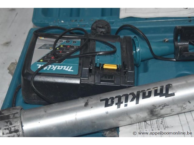 Accu kitspuit makita dcg180, werking niet gekend - afbeelding 2 van  3