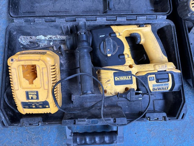 Accu klopboormachine dewalt dc 213 - afbeelding 1 van  3