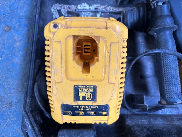 Accu klopboormachine dewalt dc 213 - afbeelding 3 van  3