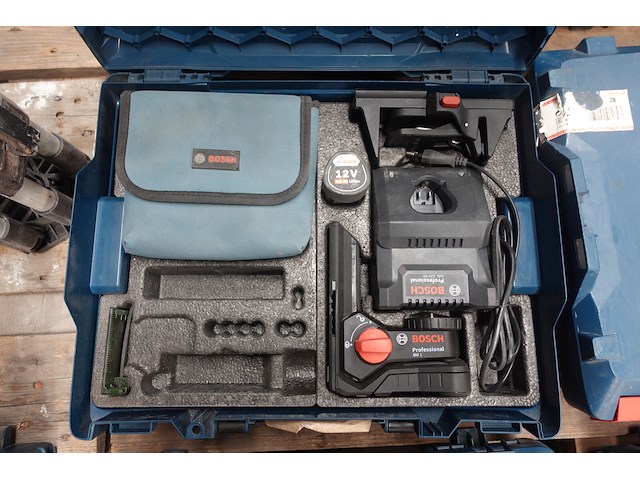 Accu laser bosch + statief - afbeelding 1 van  5