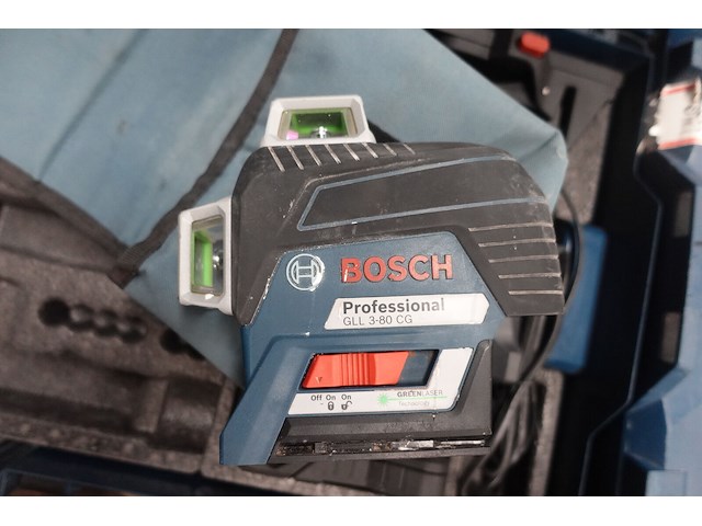 Accu laser bosch + statief - afbeelding 2 van  5