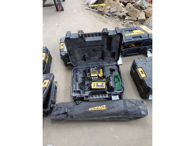 Accu laser dewalt - afbeelding 1 van  4