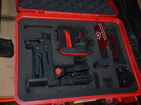 Accu laser futech multicross 3d met accu en lader in koffer met statief (12) - afbeelding 2 van  6