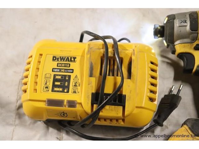 Accu moerenaanzetter dewalt dcf887, vv oplader - afbeelding 3 van  4