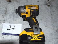 Accu moerenaanzetter dewalt dcf887, werking niet gekend - afbeelding 1 van  3