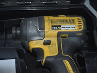 Accu moerenaanzetter dewalt, werking niet gekend - afbeelding 2 van  3