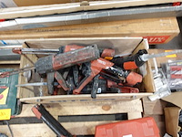 Accu morteldispenser + diverse handmatige morteldispenser hilti - afbeelding 1 van  7