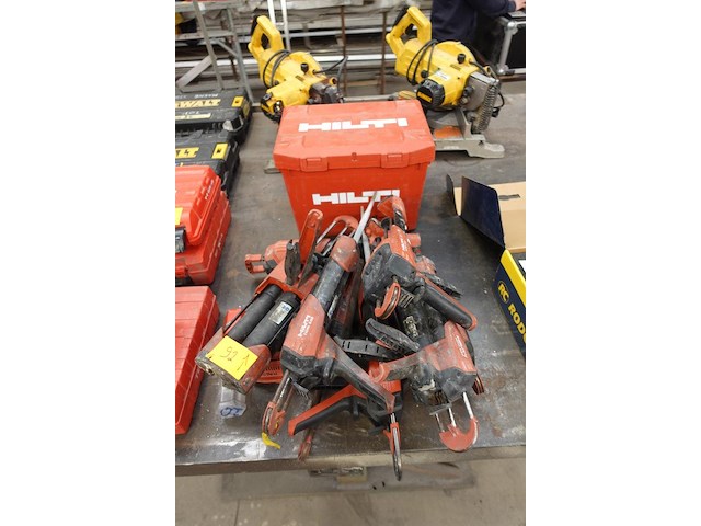 Accu morteldispenser + diverse handmatige morteldispensers hilti - afbeelding 1 van  5