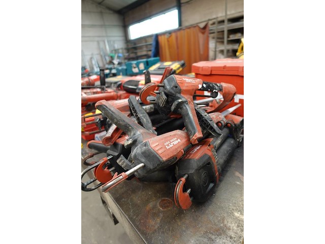 Accu morteldispenser + diverse handmatige morteldispensers hilti - afbeelding 3 van  5