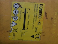 Accu nagelpistool dewalt dgn9033-xj met accu en lader in koffer (11) - afbeelding 5 van  5