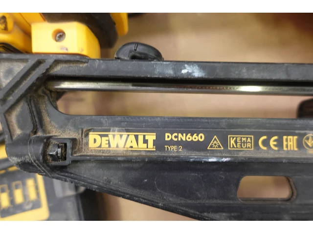 Accu nagelpistool dewalt - afbeelding 2 van  2