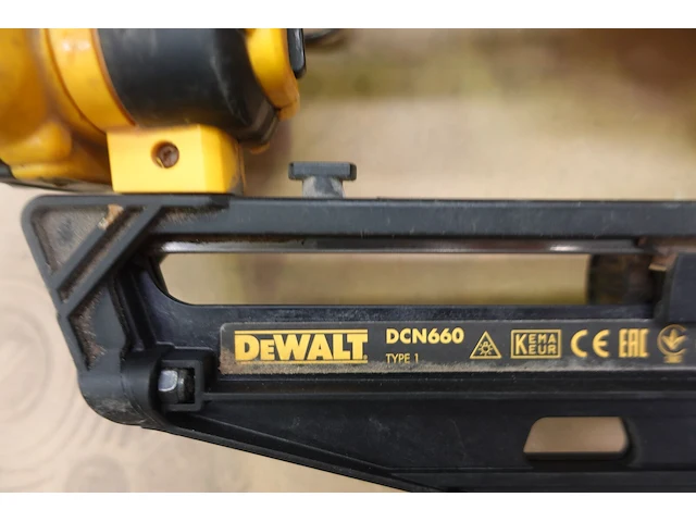 Accu nagelpistool dewalt - afbeelding 2 van  3