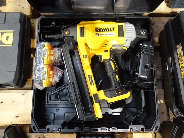 Accu nagelschieter dewalt - afbeelding 1 van  3