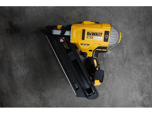 Accu nagelschieter dewalt - afbeelding 1 van  7