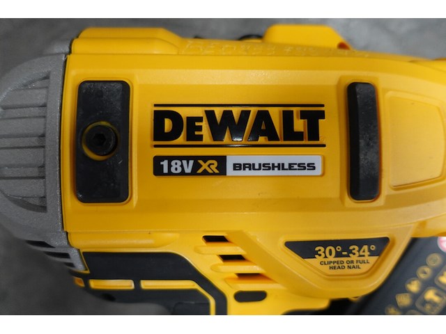Accu nagelschieter dewalt - afbeelding 3 van  7