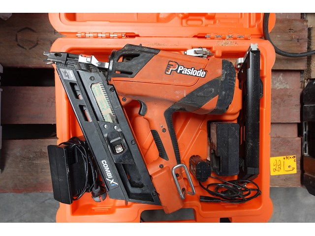 Accu nagelschieter paslode - afbeelding 2 van  3