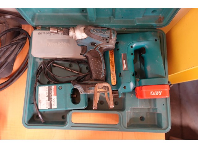 Accu nagelschieter + slagmoermachine makita - afbeelding 1 van  3