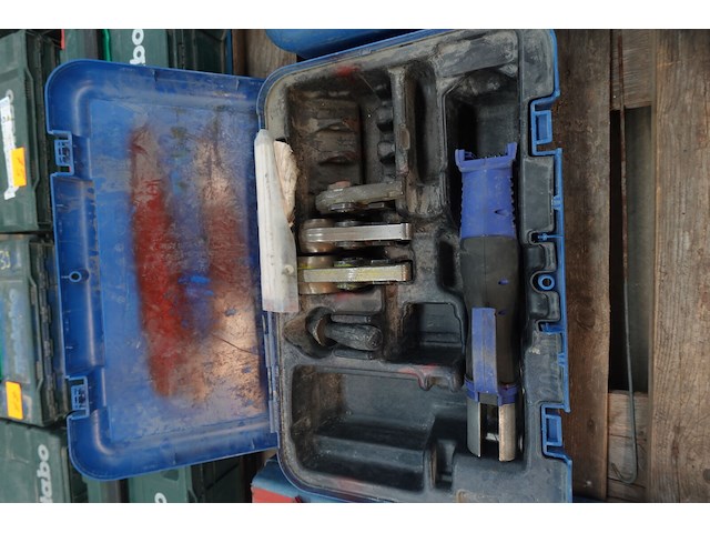Accu persmachine geberit - afbeelding 1 van  4