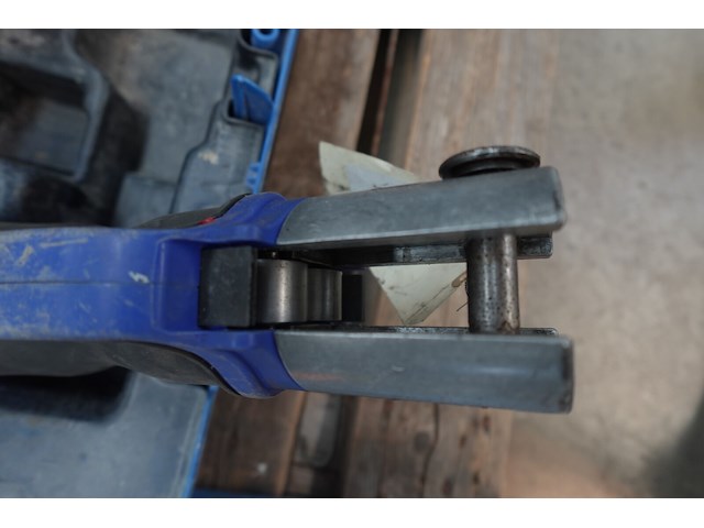 Accu persmachine geberit - afbeelding 3 van  4