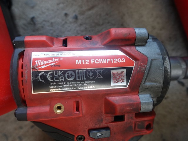 Accu poliermachine milwaukee + accu vijsmachine milwaukee en accu slagmoersleutel milwaukee - afbeelding 5 van  6