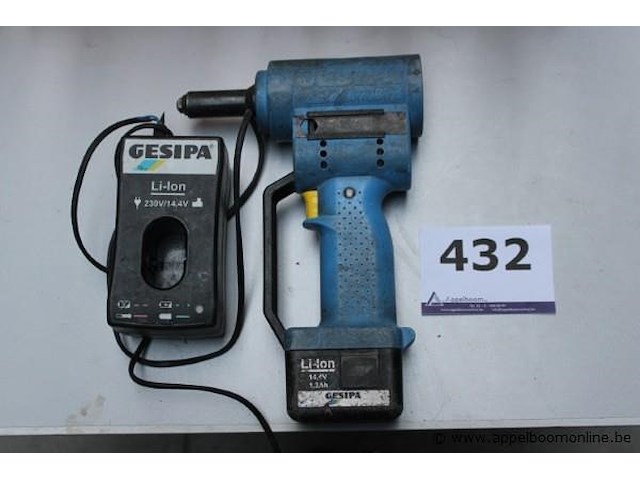 Accu popnageltang gesipa accubird, vv oplader, werking niet gekend - afbeelding 1 van  2