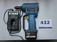 Accu popnageltang gesipa accubird, vv oplader, werking niet gekend - afbeelding 1 van  2