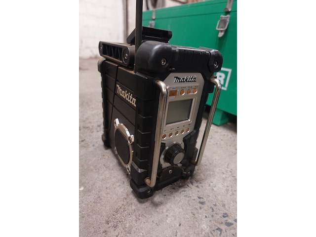 Accu radio + afkortzaagmachine makita - afbeelding 4 van  4