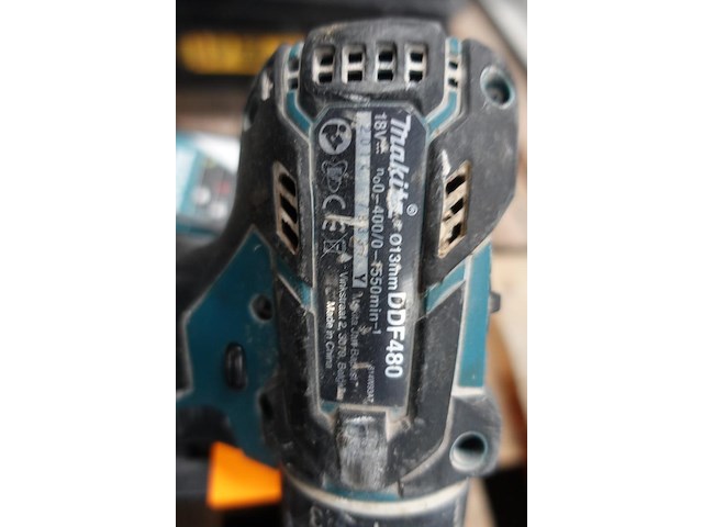 Accu schroefboormachine makita + lader - afbeelding 4 van  4