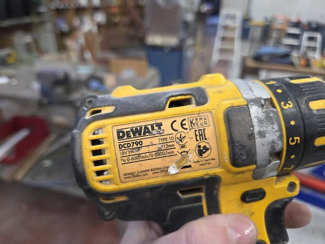 Accu schroefmachine dewalt dcd790 - afbeelding 3 van  6