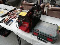 Accu schroefmachine met koffer bosch + divers werkgereedschap