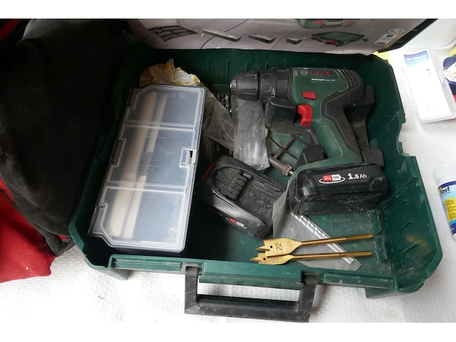 Accu schroefmachine met koffer bosch + divers werkgereedschap - afbeelding 2 van  8