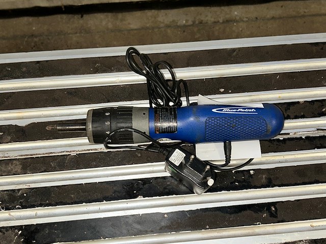 Accu schroefmachine met lader - afbeelding 1 van  3