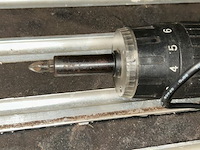 Accu schroefmachine met lader - afbeelding 2 van  3