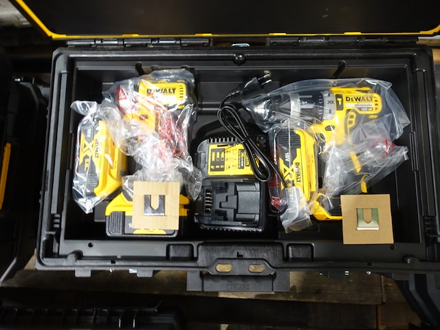 Accu set dewalt - afbeelding 1 van  3