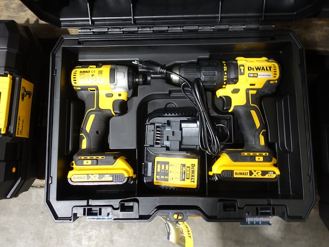 Accu set dewalt - afbeelding 1 van  3