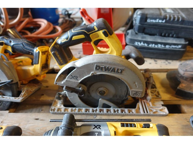 Accu set dewalt - afbeelding 7 van  8