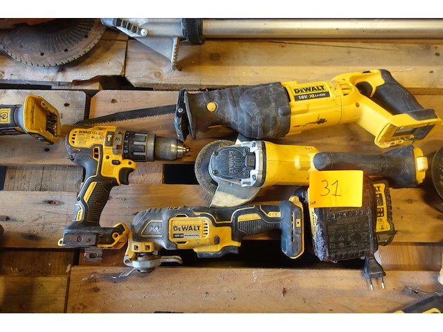 Accu set dewalt - afbeelding 1 van  9