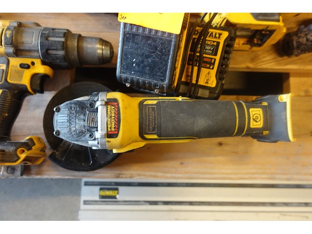 Accu set dewalt - afbeelding 4 van  9