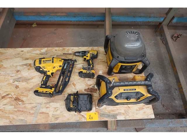 Accu set dewalt - afbeelding 6 van  13
